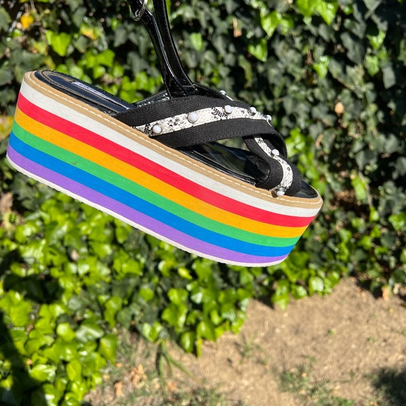 Cape Robbin rainbow platform sandals 8M - Picture 4 of 6